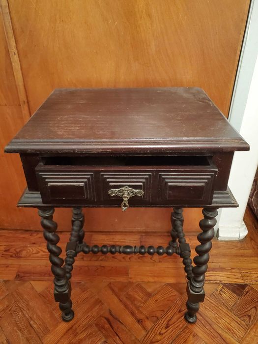 Conjunto Completo de Quarto Vintage em Madeira Maciça