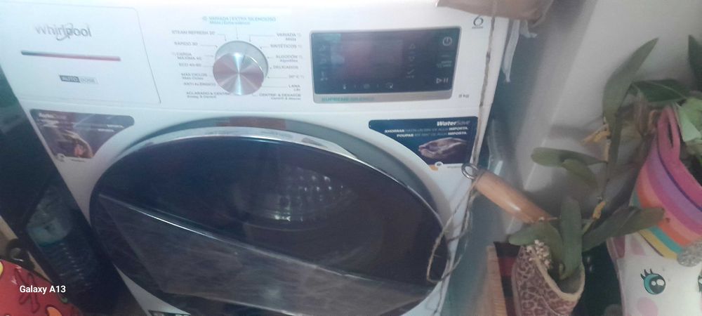 Maquina roupa Whirlpool  Silence supreme nova