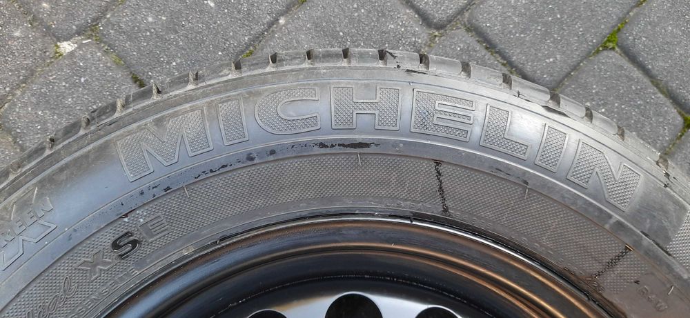 Koło zapasowe od Opla Vecta B firmy MICHELIN.