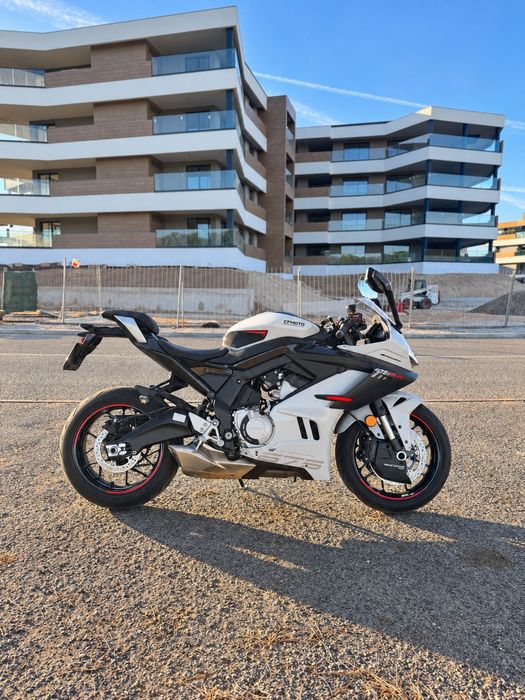 CFMOTO 675SR-R | Como nova | 10/2025 | 5000km
