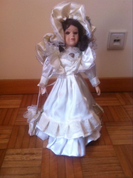 Boneca de porcelana