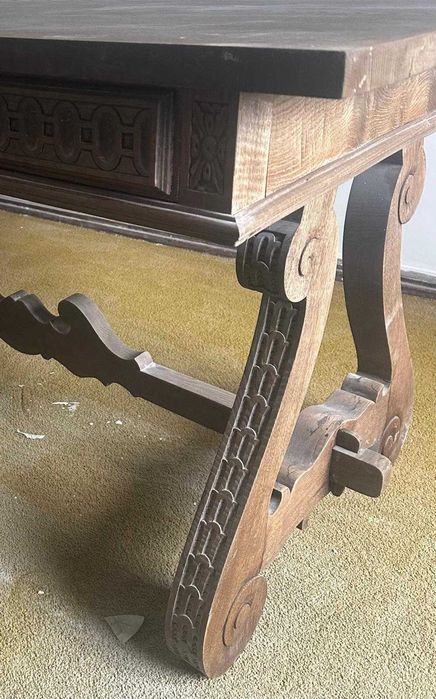 Mesa de jantar rectangular em madeira maciça para 8 pessoas
