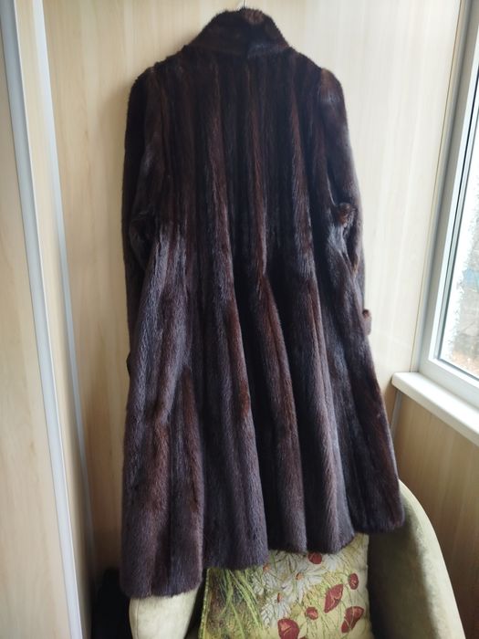 Натуральная норковая шуба.