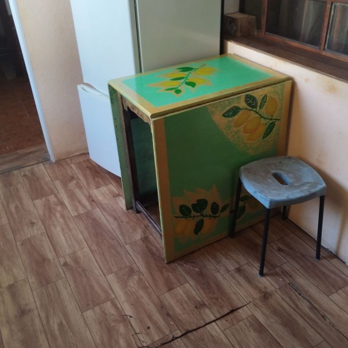 Здаєть пів будинку на Автошколі.