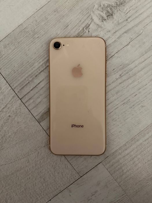 iPhone 8 64gb.