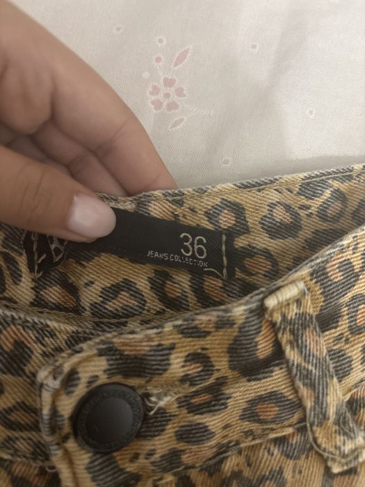 Calça Leopardo Em Otimo Estado