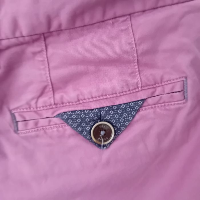 Spodenki 32 Ted Baker  lilia
