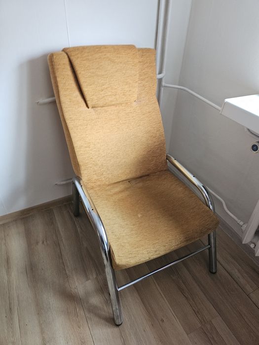 Fotel zółty oddam za darmo