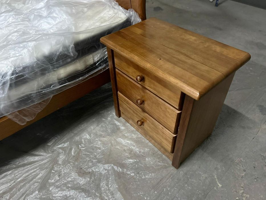 Cama de Casal com Mobília