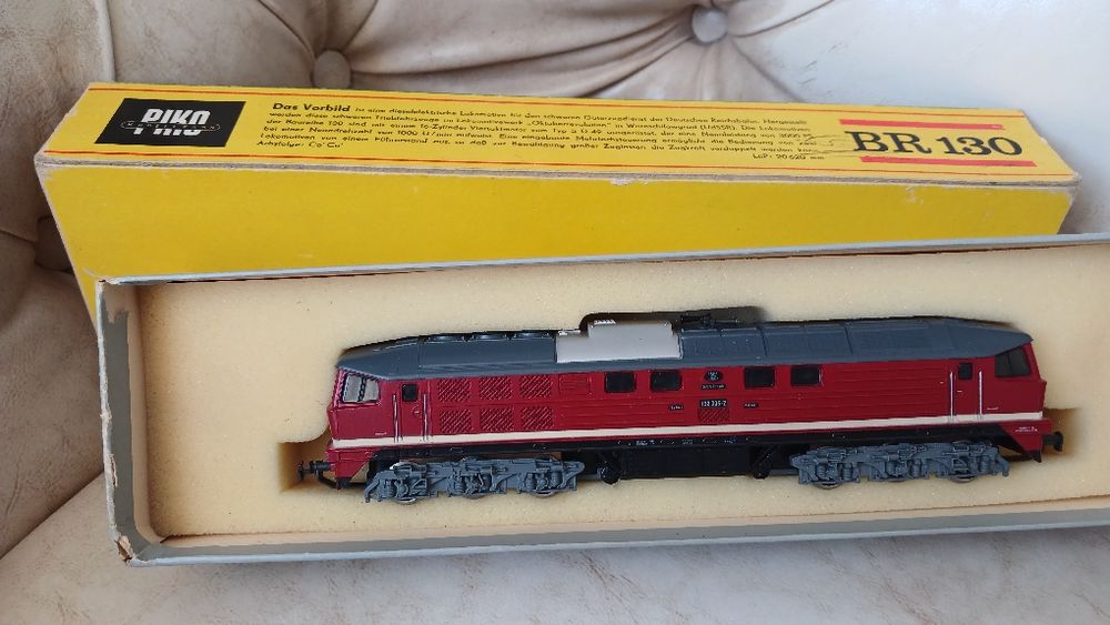 Тепловоз локаматив поезд PICO  Пико железная дорога модели домов и вок