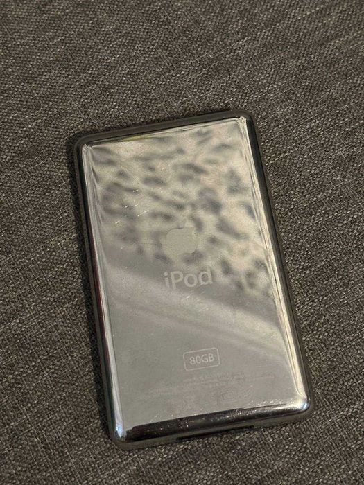 Apple Ipod (A1238) 80gb + Док-станция JBL On Stage III
