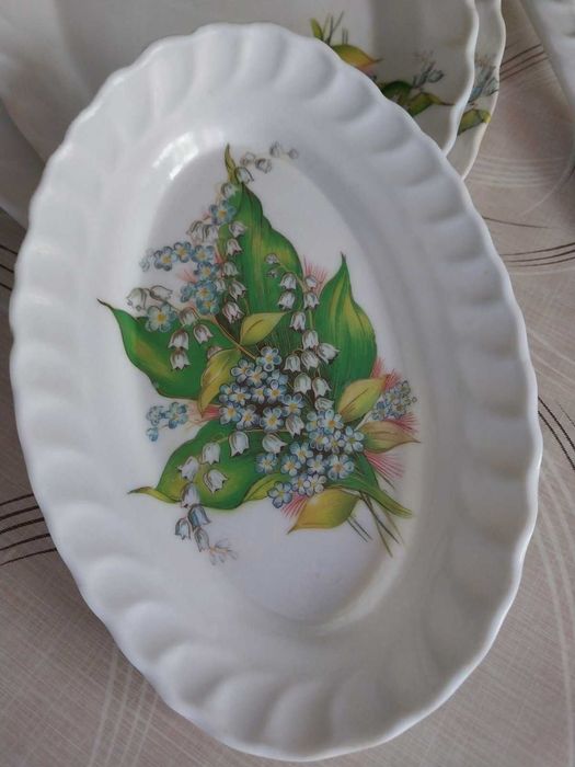 Набір піднос, блюдо для канапок, тарілки 4 предмети Туреччина