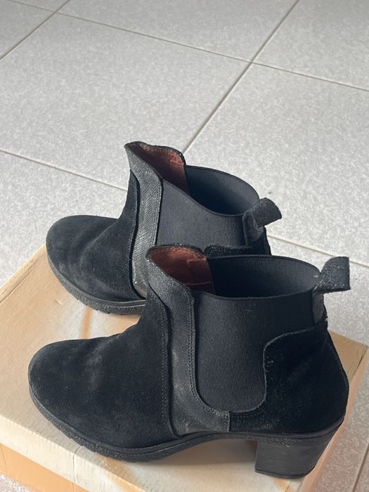 Botas pretas tamanho 37