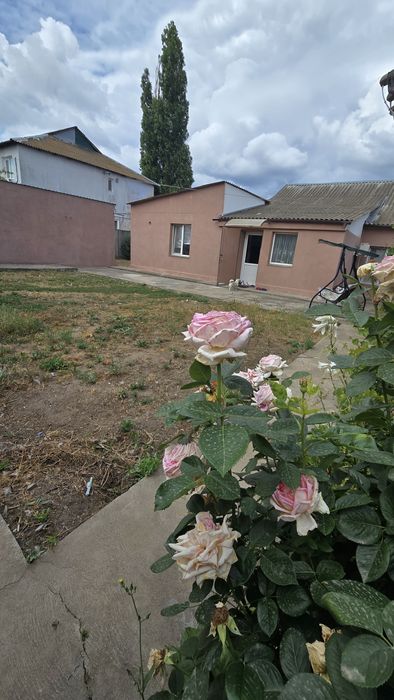 Продаж будинок з ремонтом для родини