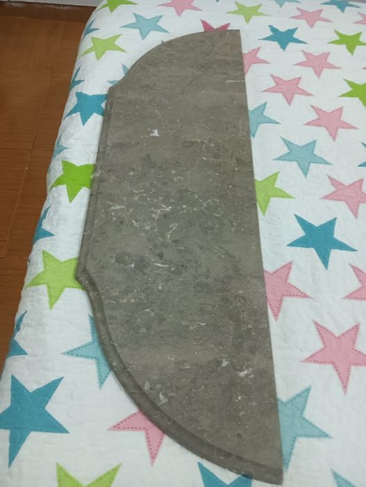 Pedra de móvel cardência.