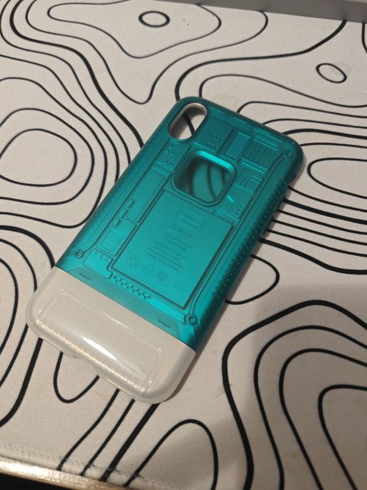 iPhone XS Spigen etudi
