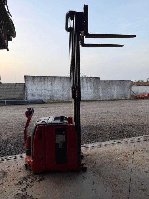 Porta paletes contra pesado marca Linde