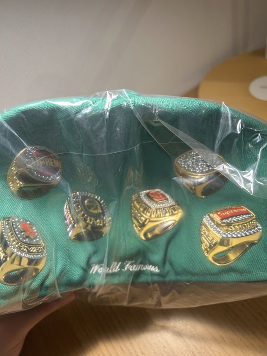 Boné Supreme x New Era Rings Box