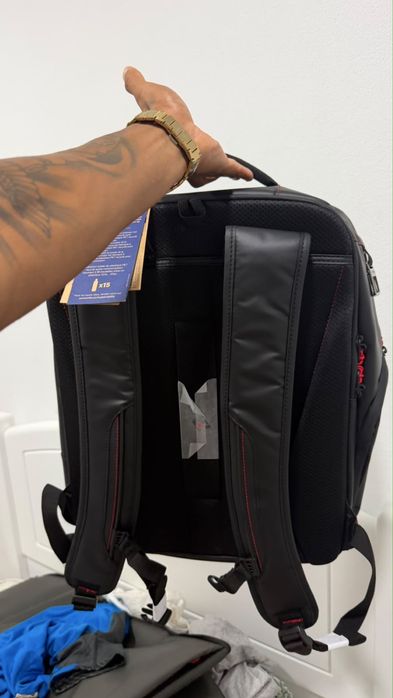 Mochila nova, nunca usada!