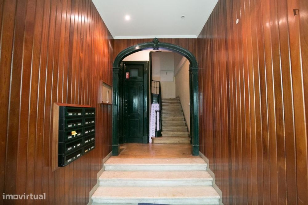 Quarto - localizado em Picoas Lisbon