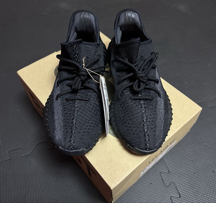 Adidas YEEZY BOOST 350 V2 ONYX EUR 43 1/3 UK9