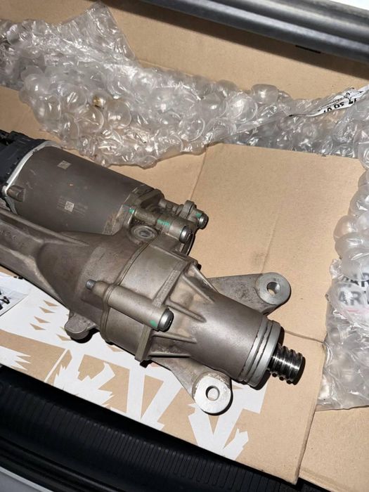 Продам оригінальну рульову рейку Audi A4 69. Під реставрацію.