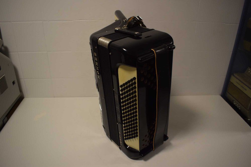 Acordeao Hohner Arieta. 3 Voz, N 101