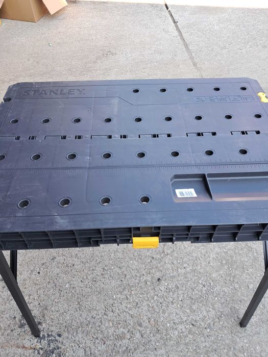 Stol Stanleya monterski