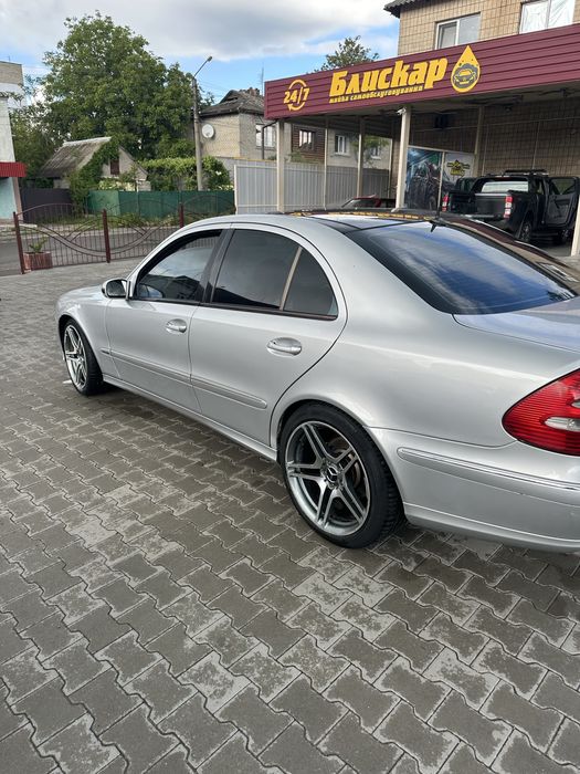 Продам Mercedes-Benz W211 E320 3.2 бензин.