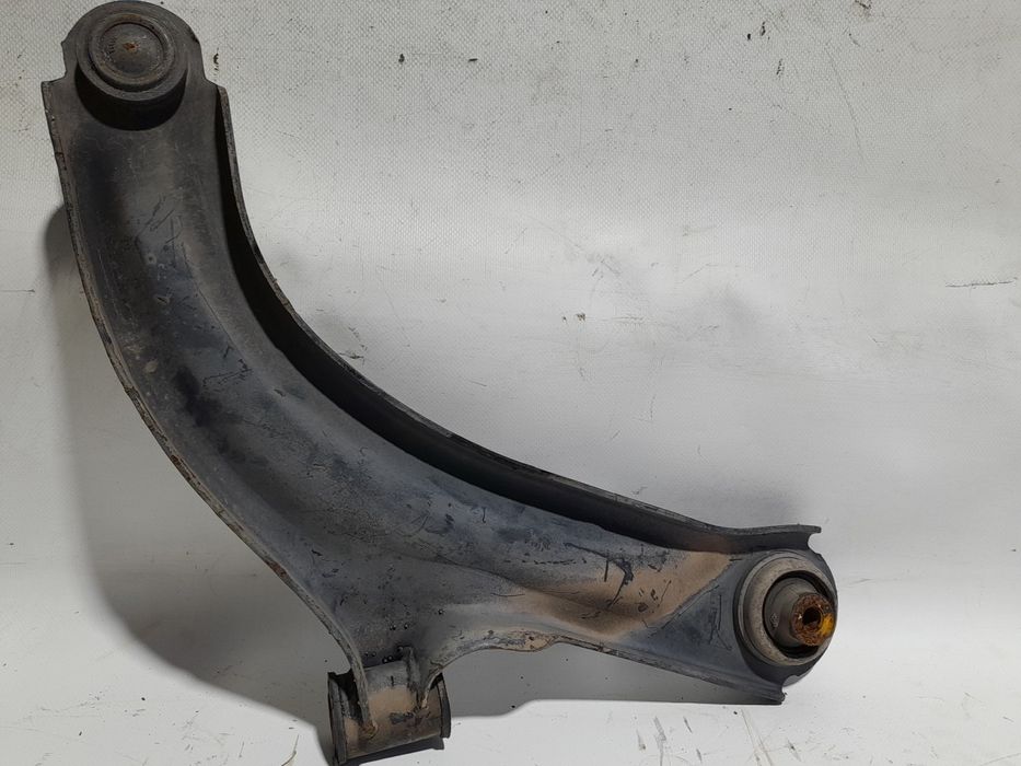 Braço de suspensão frente esquerdo RENAULT Clio III (BR0/1, CR0/1)