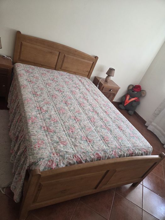 Vendo cama de casa e sofá