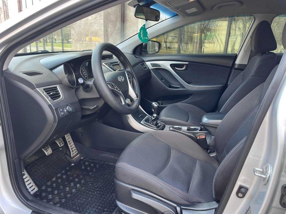 Продам Hyundai Elantra 2012р. 1.8газ/бензин