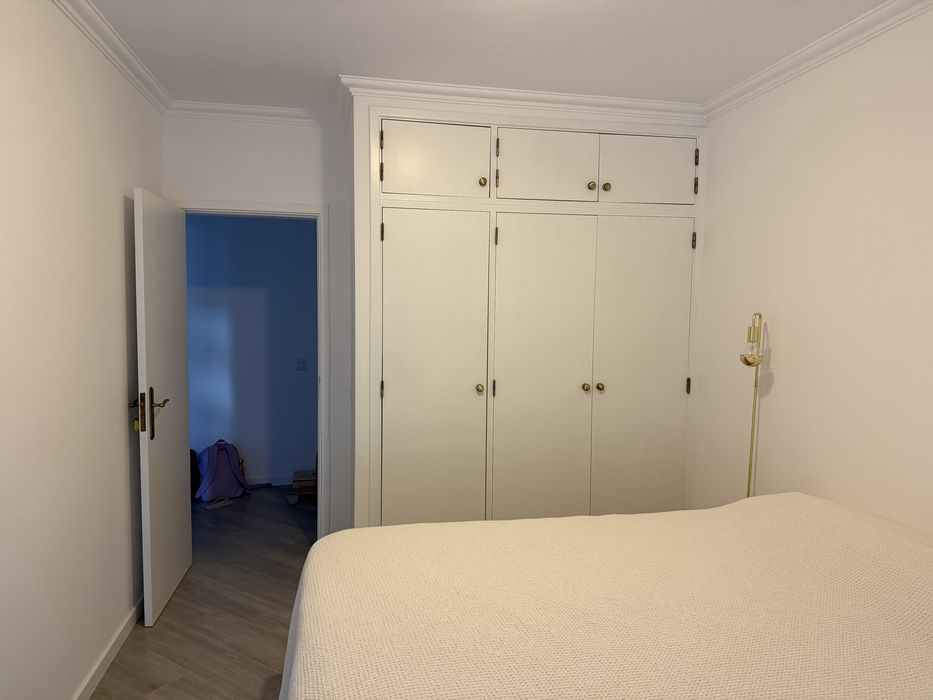 T3 Mobilado com Terraço Privativo de 20 m² e Vista Mar – Baixa de Olhão