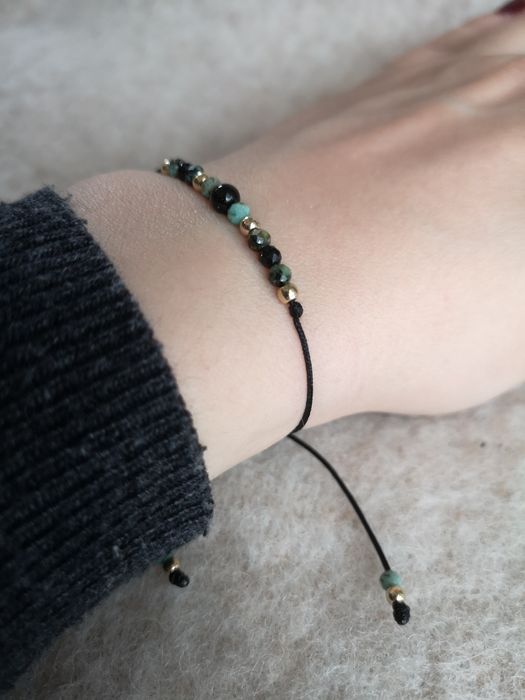 Bransoletka z kamieni naturalnych na sznurku