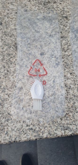 Vendo depiladora para senhora da marca REMINGTON.