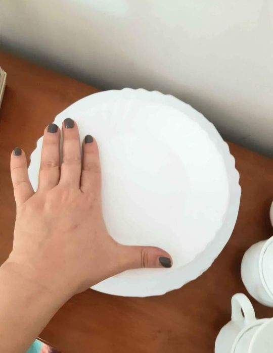 Serviço branco de mesa + serviço de chá, em ceramica vidrada
Ver descr64862087401858125