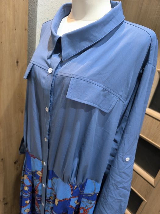Modna sukienka maxi z kołnierzykiem(blue print)Consignee 58/60/62/64