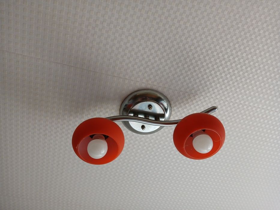 Продам люстру в кухю