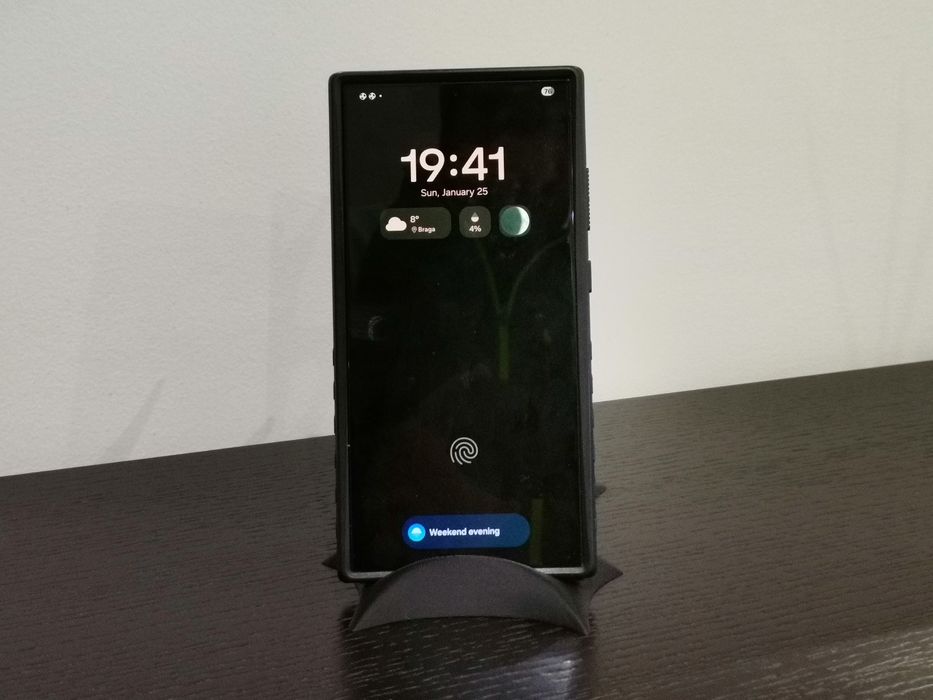 Suporte Telemóvel Orgânico Preto