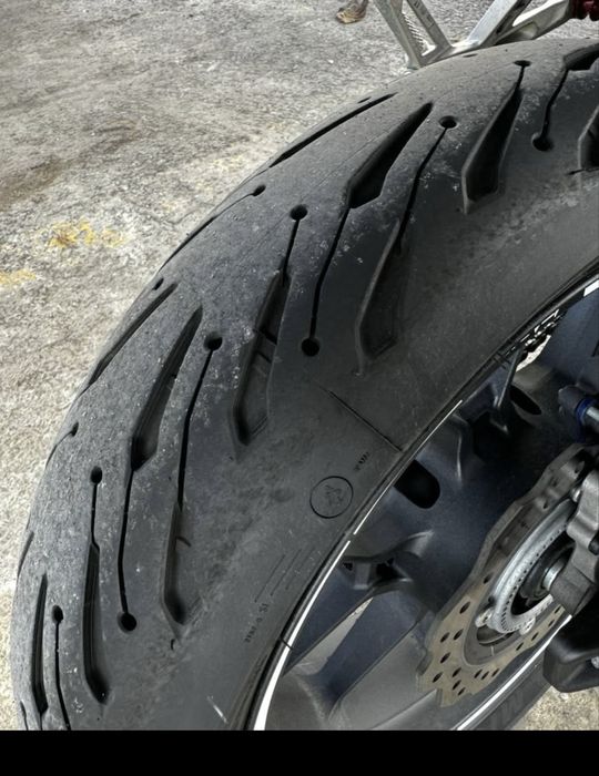 Cb 750 hornet 2024 com 9900km varios extras, com garantia