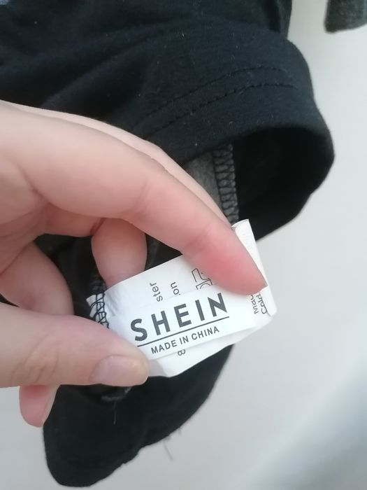 T-shirt Cinzenta e Preta de Homem