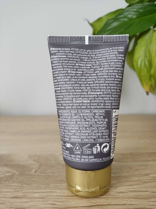 Rewitalizująca maseczka do twarzy borówka nasion sosny Planet Spa Avon