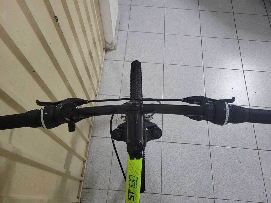 bicicleta BTT Decathlon Btwin Rockrider ST100,