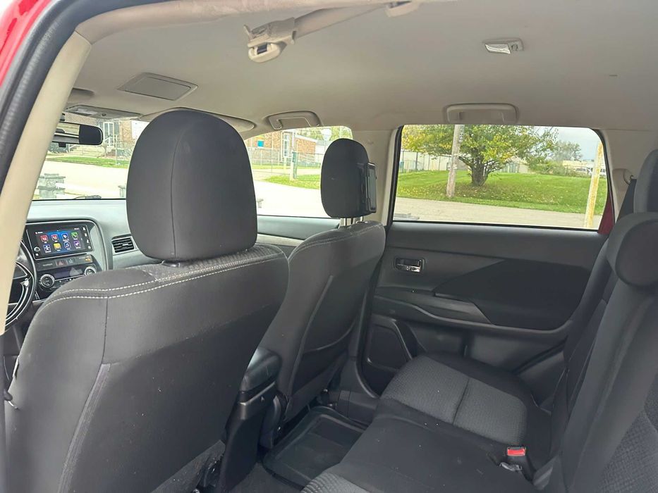 Mitsubishi Outlander SE      2018