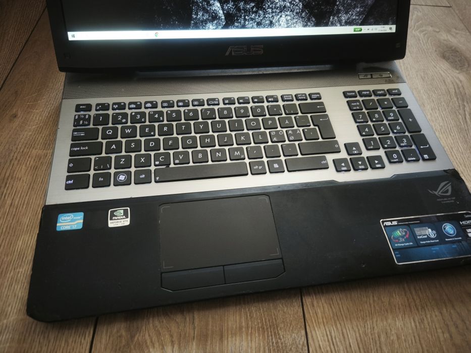 Asus i7 GTX 670m 16gb ram SSD full HD 17 cali laptop