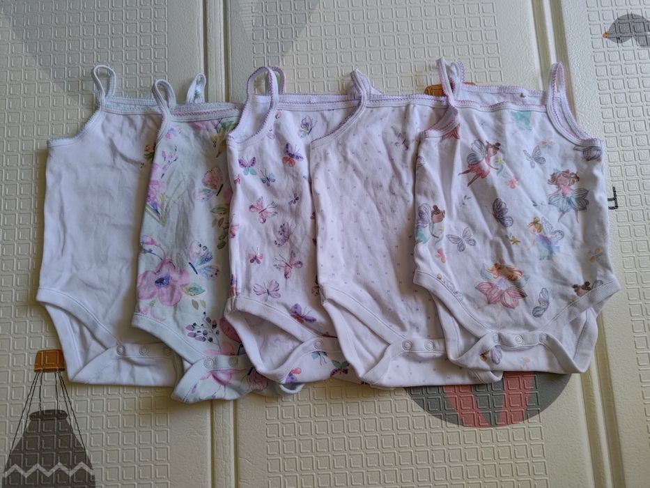 Маєчки для дівчинки від Next