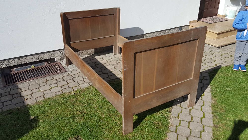 stare łóżko dp renowacji