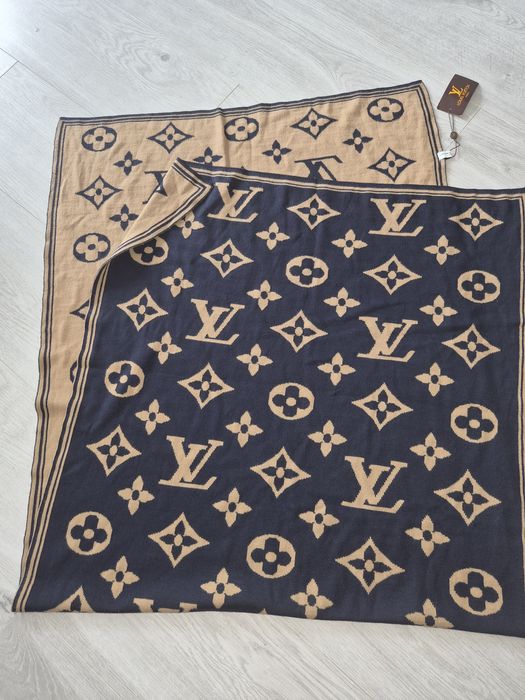 Louis Vuitton nowy szalik duzy cieply