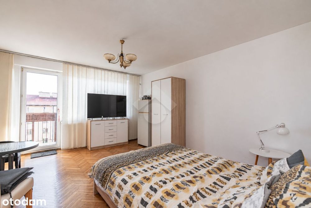 4 pokoje + osobna kuchnia, piwnica, loggia, zamknięte osiedle, tramwaj