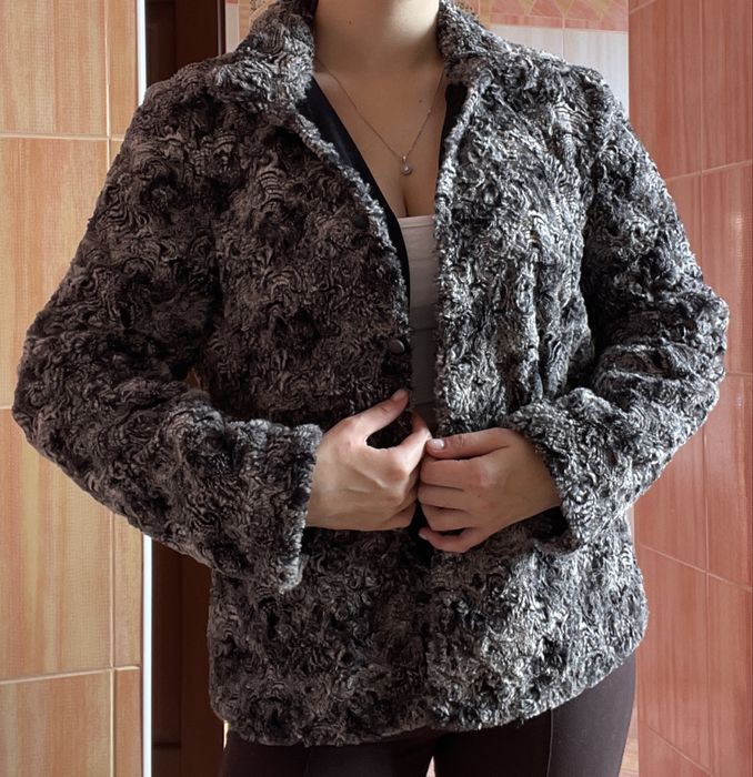 Велюровий бомбер